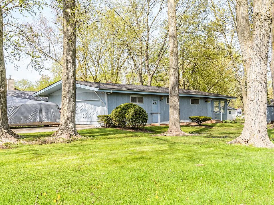 1st image of 35625 N Sheridan Dr