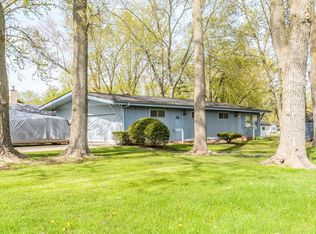 35625 N Sheridan Dr, Fox Lake, IL 60020
