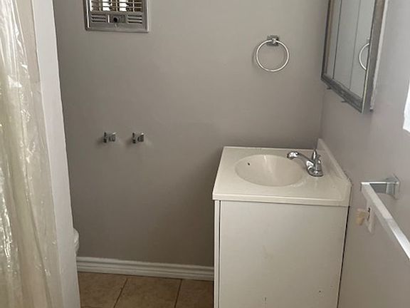 4th image of 1901 Bel Air Dr