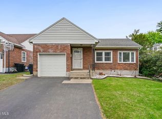 28 Center View Drive, Troy, NY 12180