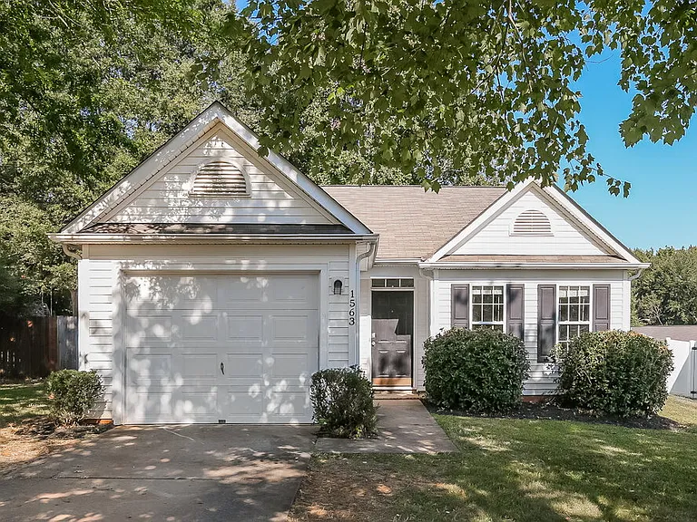 1563 Hollow Maple Dr — Photo 1