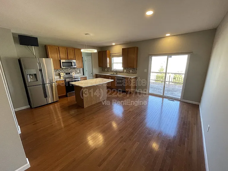 5533 Emerald Place Dr — Photo 7