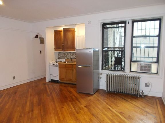 2nd image of 540 Saint Johns Pl APT 3H