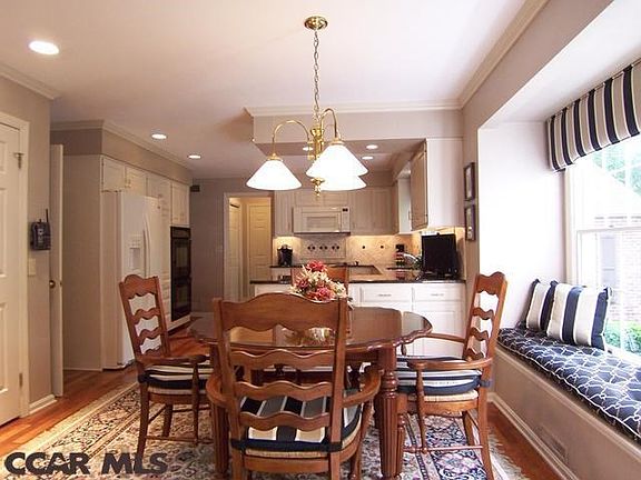 5th image of 646 Earl Dr