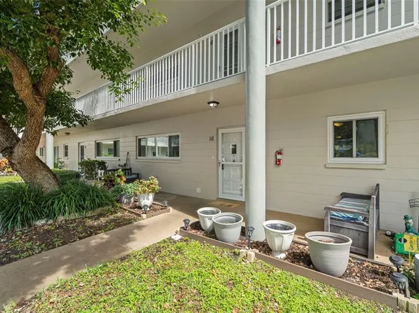 2440 World Parkway Blvd APT 16, Clearwater, FL 33763