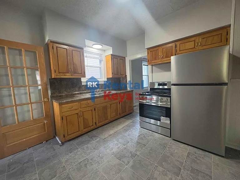 1418 Jackson Ave — Photo 8