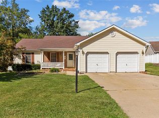 211 Loretta Ln, Godfrey, IL