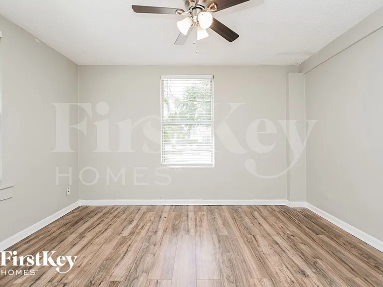 7309 N Dartmouth Ave — Photo 12
