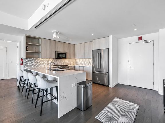 2nd image of 800 Avenue At Port Imperial #7030