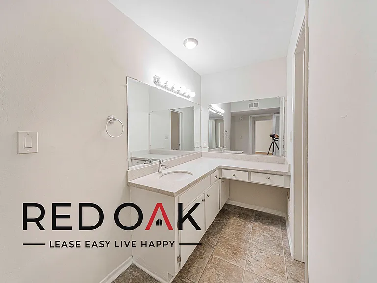 5204 Yarmouth Avenue — Photo 19