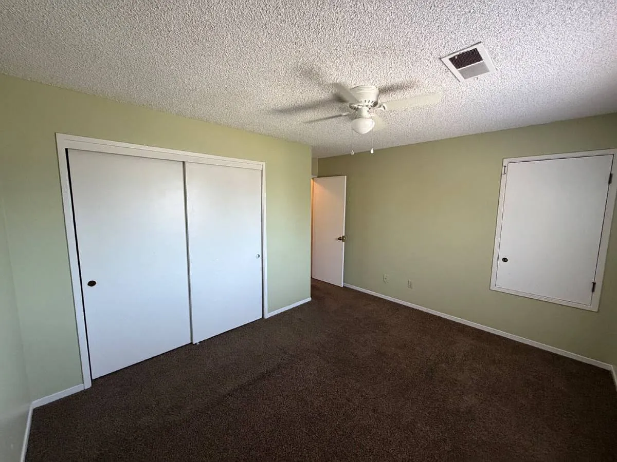 1624 W N Bear Creek Dr in Merced, CA 95348 — Photo 3
