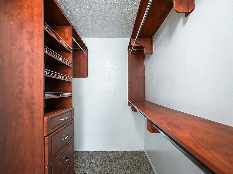 Ironhorse Flats- Walk-In Closet
