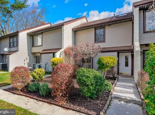 39 W Azalea Ln, Mount Laurel, NJ 08054