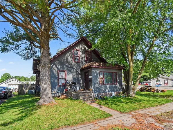 402 S Lafayette St, Jerseyville, IL 62052