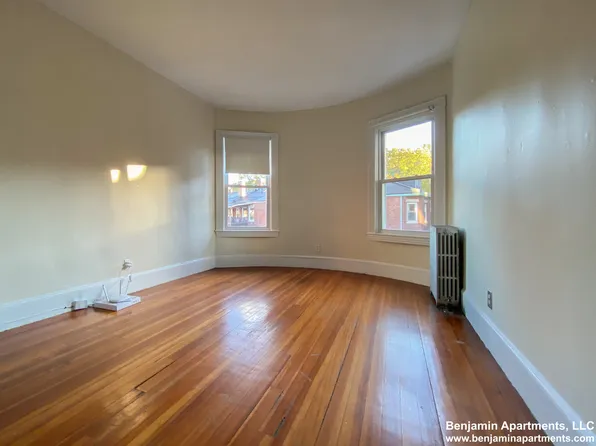 1595 Beacon St, Brookline, MA