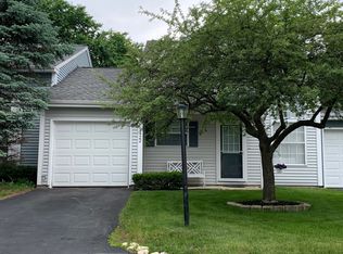 3422 Southport Dr, Island Lake, IL 60042
