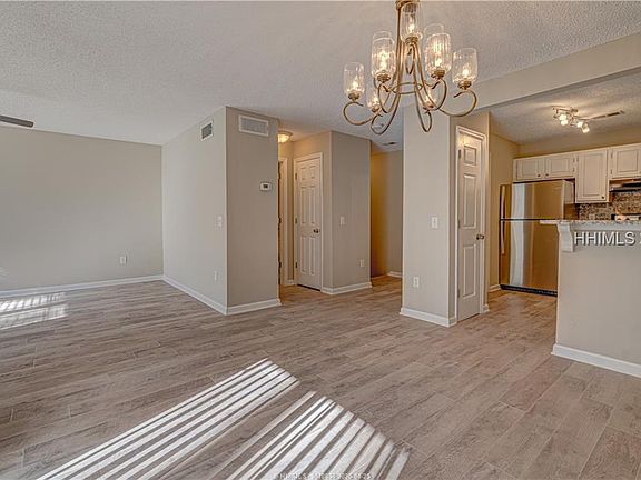 5th image of 80 Paddle Boat Ln APT 1006