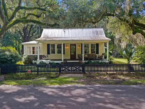 1095 Hughes Rd, Johns Island, SC 29455