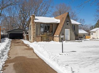 5463 Adams St, Mounds View, MN 55112