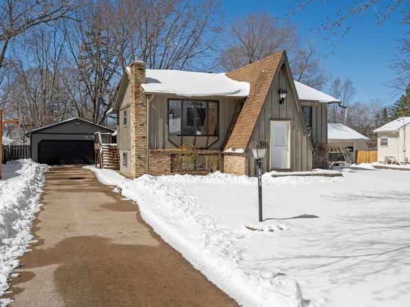 5463 Adams St, Mounds View, MN 55112