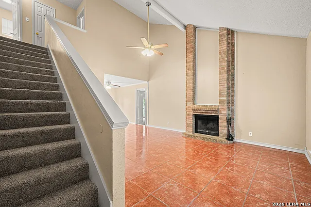 3 bed, 2.0 bath, 1952 sqft, $1,595 — Photo 4