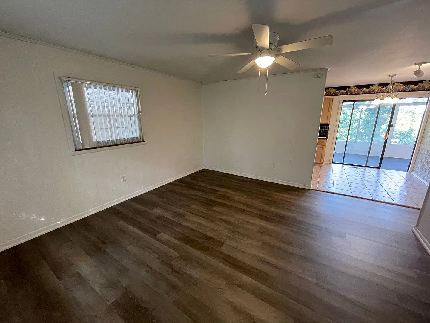 2 bed / 1 bath South Knox home with office & large sunroom — Photo 2