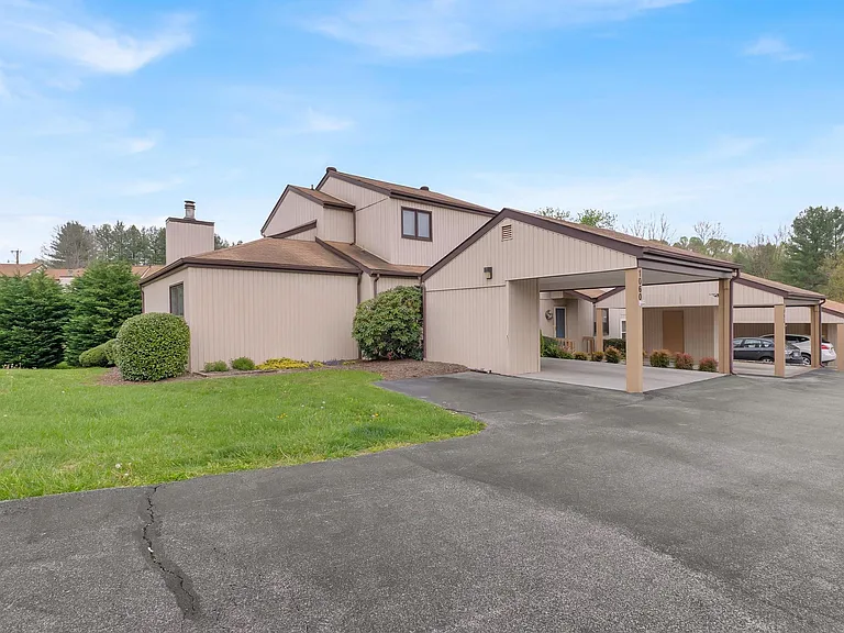 1060 Pebble Dr — Photo 26