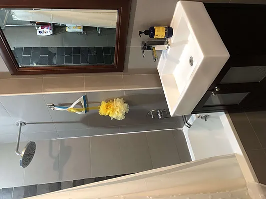 Rented by Manhattan Management LLC | media 62