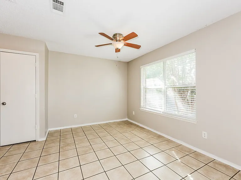 617 Saint Eric Dr — Photo 6