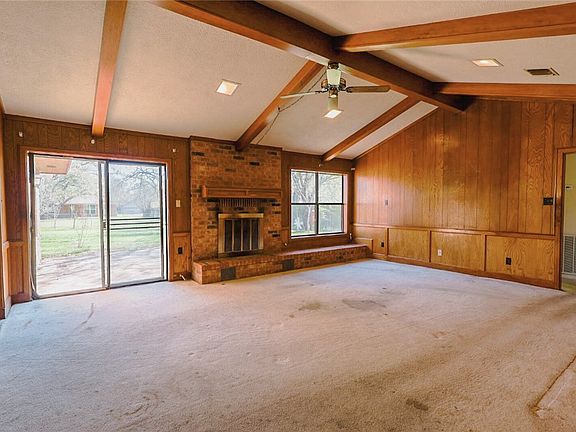 3rd image of 1813 Laura Ln