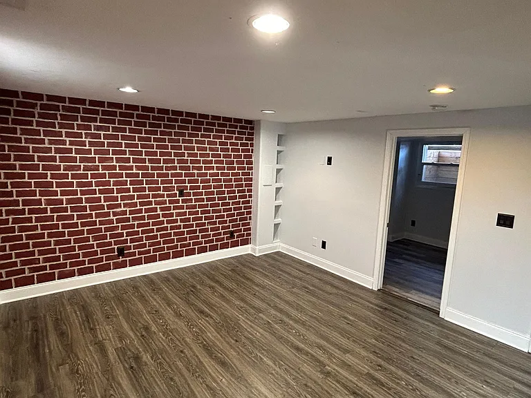 283 Maximus Dr — Photo 8
