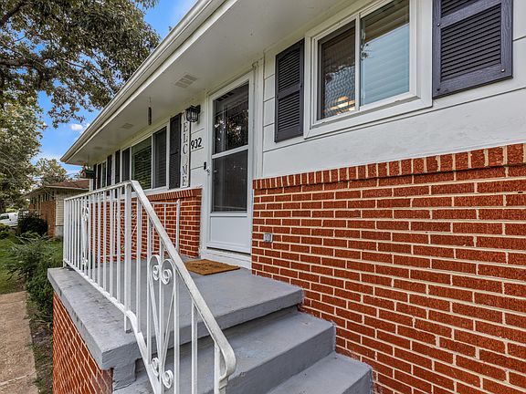 5th image of 932 Marion St