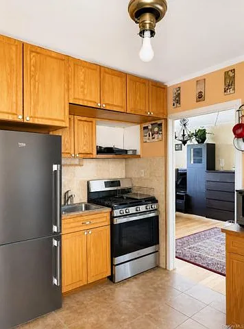 8455 Daniels St #5H — Photo 6