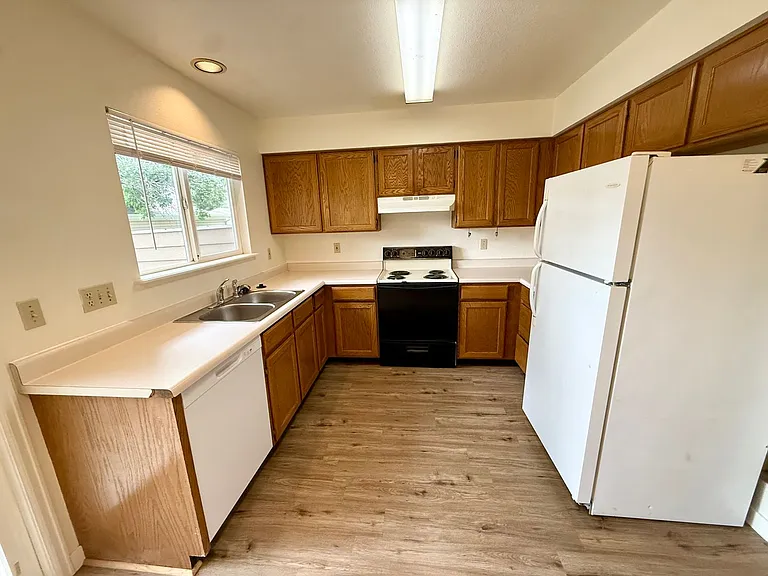 4848 Basswood Dr — Photo 9