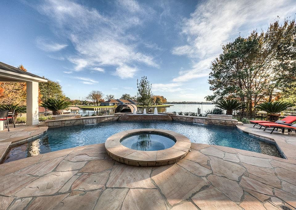 1st image of 4 La Costa Dr