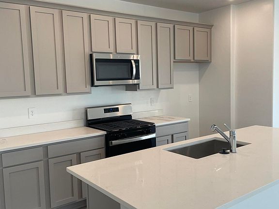 3rd image of 3120 N Dasylirion Dr