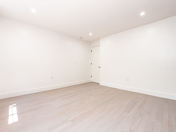 4th image of 53 Clifton Pl APT 3