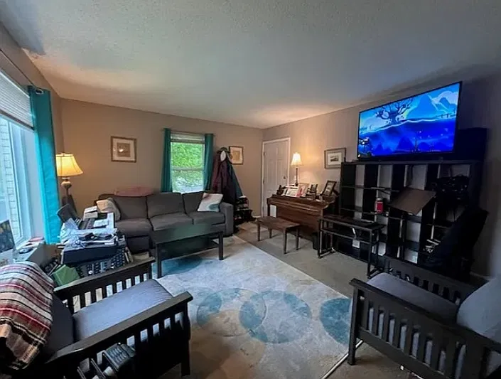 2 bed, 1.5 bath, 975 sqft, $2,200 — Photo 2