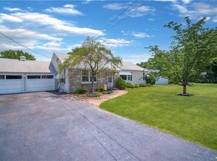 481 Gilbert Ave, Hamden, CT 06514