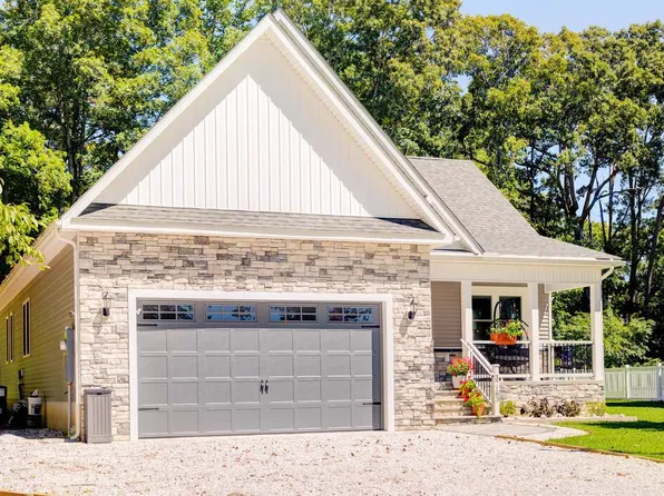 37183 Main Sail Ct, Greenbackville, VA 23356