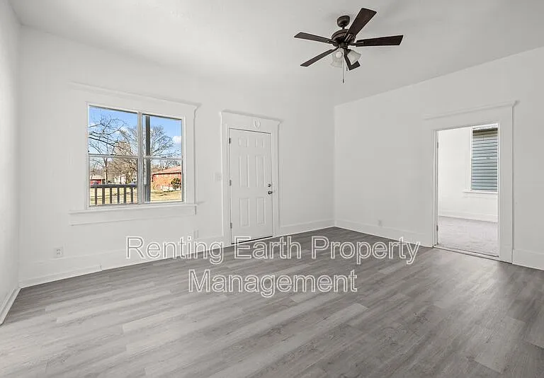 1217 Fulton Ave — Photo 13