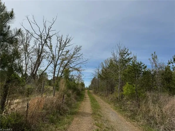 6988 Salem Chapel Rd, Walnut Cove, NC 27052