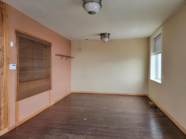 120 E Park St — Photo 5