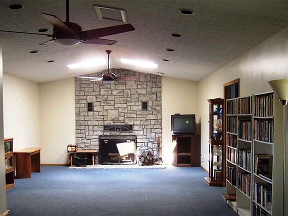 3rd image of 4613 Belcourt Dr