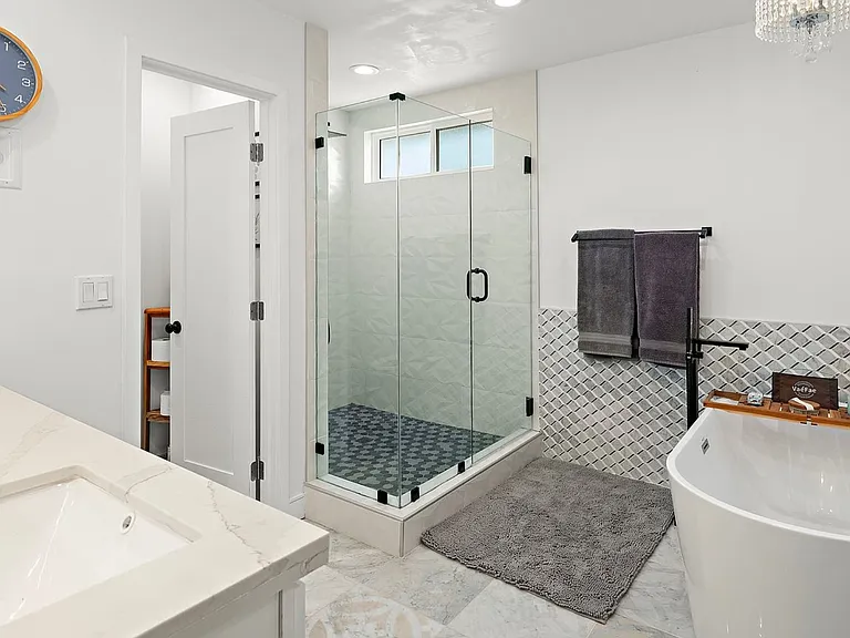 22041 Jonesport Ln — Photo 11
