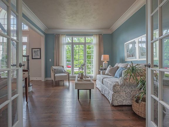 4th image of 931 Harbor Town Ct