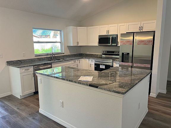 5th image of 6899 SE 24th Ave
