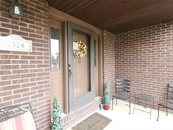 5th image of 2538 Westmoreland Dr