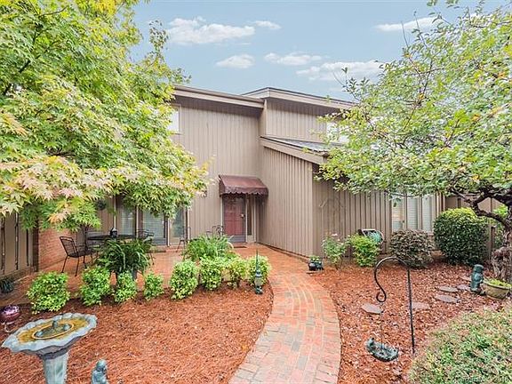 2nd image of 5308 Sandtrap Ln