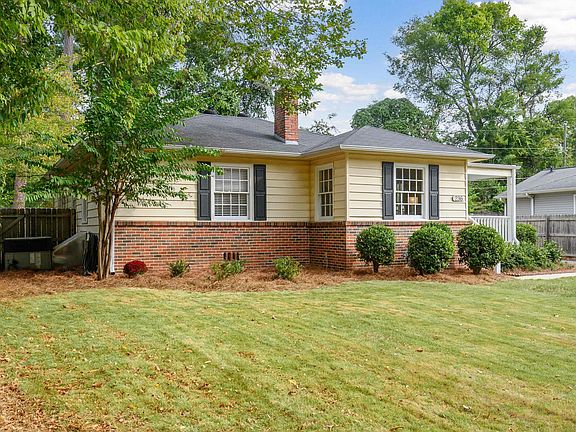 3rd image of 236 Kent Ln